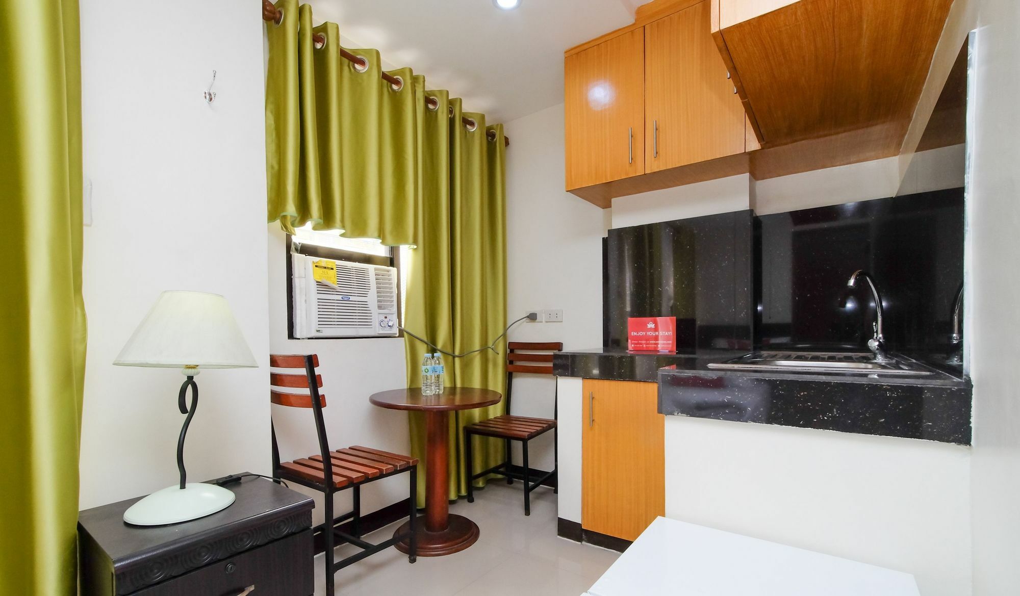 Zen Rooms Time Travellers Makati Makati City Dış mekan fotoğraf